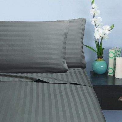 AURAECOM Basics Lightweight Super Soft Easy Care Microfiber 3-Piece Bedsheet, Fitted Bedsheet (GREY)